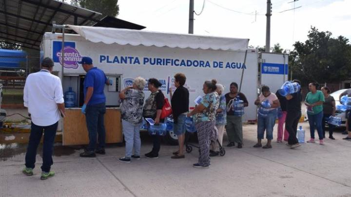 Distribuyen 5 mil litros de agua en comunidades del estado