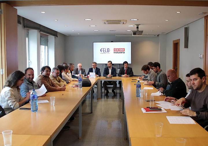 CCOO y Fele firman el convenio del sector siderometalúrgico de León y UGT se descuelga