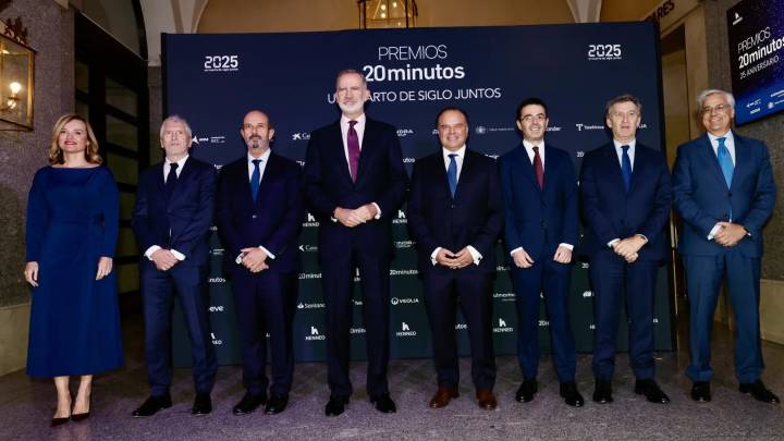 El rey Felipe VI preside los Premios '20minutos' 2025 en el Teatro Real de Madrid
