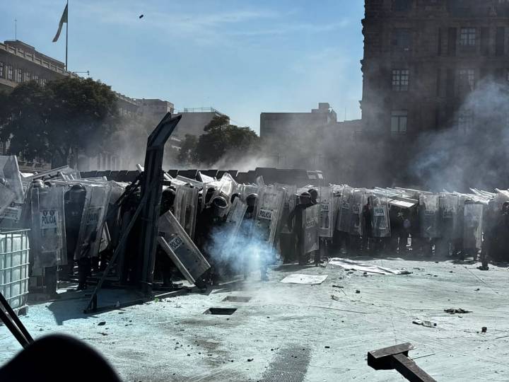 Movilización de Gen Z termina con más de 100 heridos en el Zócalo