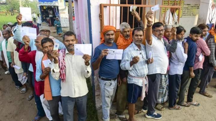 Polling Progresses Smoothly In Bihar Elections, 53.77 pc voter turnout till 3 PM