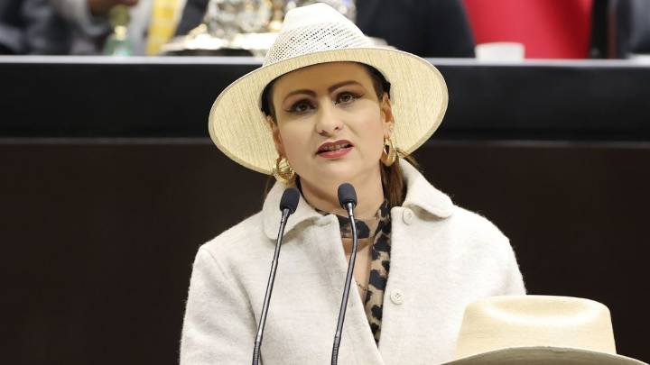 Carlos Manzo afectó "intereses oscuros" de criminales y políticos: diputada de "La Sombreriza"