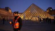 El Louvre instalará un centenar de cámaras en su perímetro y un puesto de policía