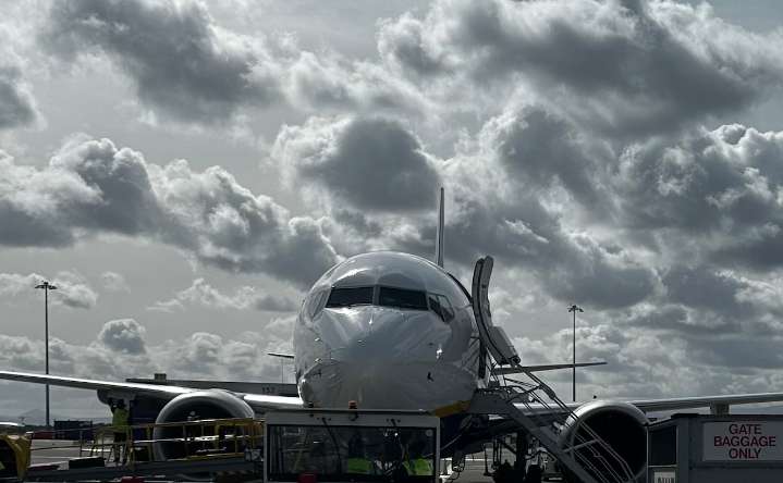 Regional air line to cease all operations immediately