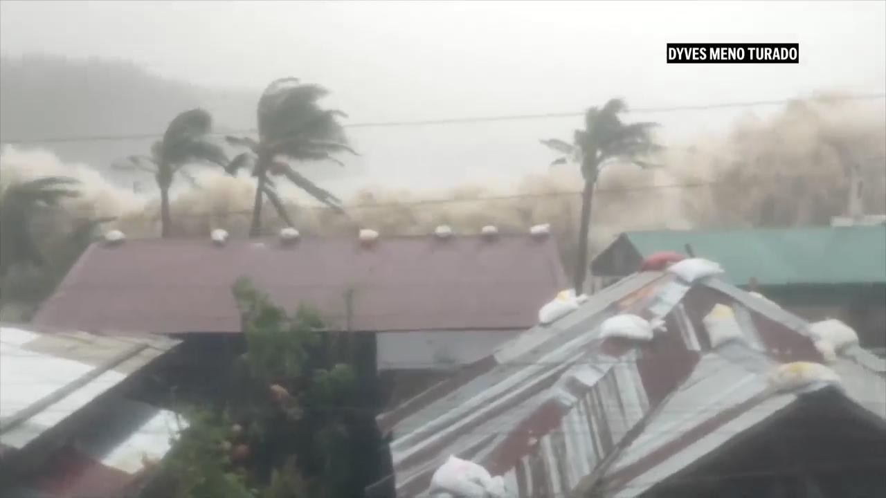 Video shows violence of Typhoon Fung-wong in the Philippines
