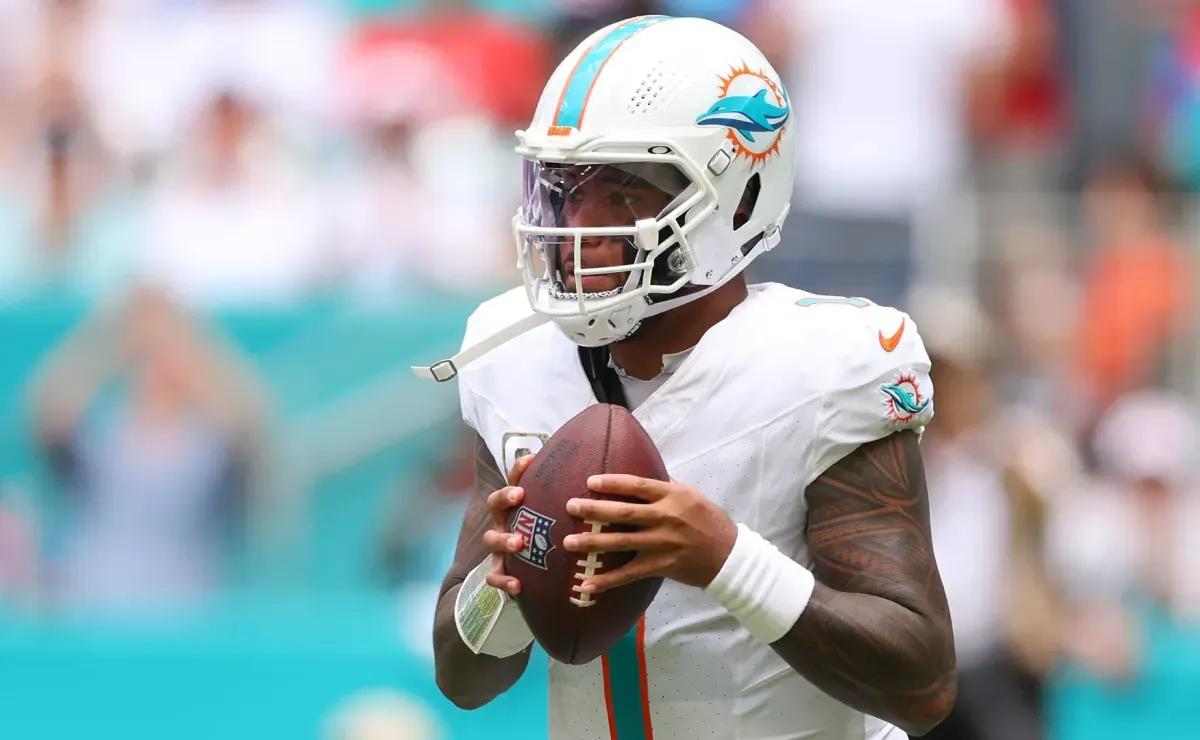 How many fans are attending the Dolphins vs Commanders Week 11 game in Madrid, Spain today?