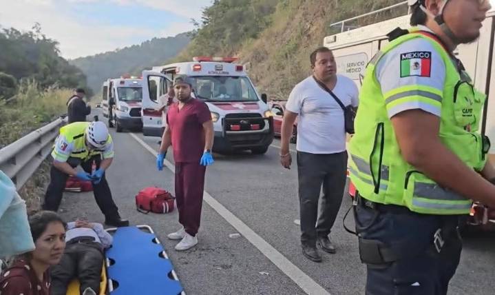Usuarios exigen intervención de Capufe para mantenimiento de la supercarretera Oaxaca