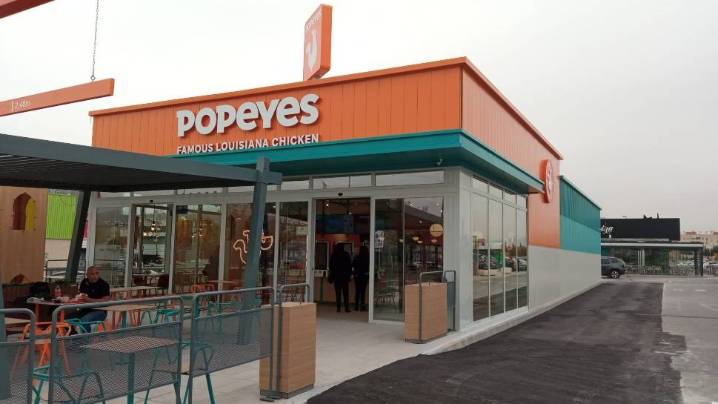 'Popeyes' abre nuevo restaurante en Granaita y crea 30 nuevos puestos de trabajo