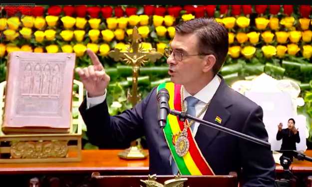 Rodrigo Paz toma pesesión como nuevo presidente de Bolivia
