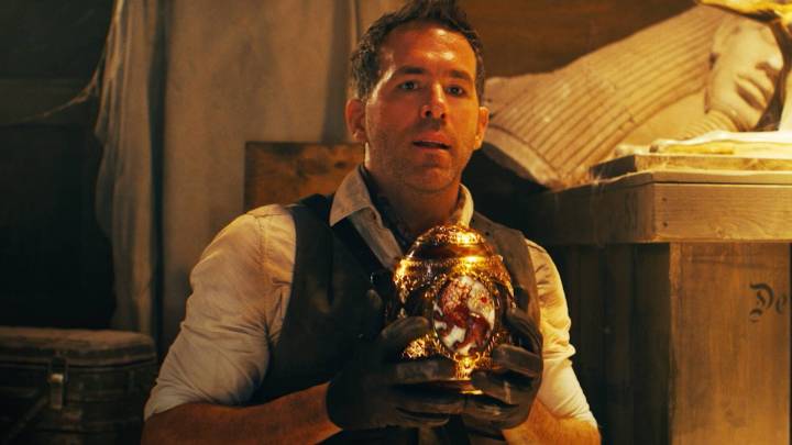 Ryan Reynolds Teams with 'Gilmore Girls' Creator and Netflix for Adaptation of Popular Book Series