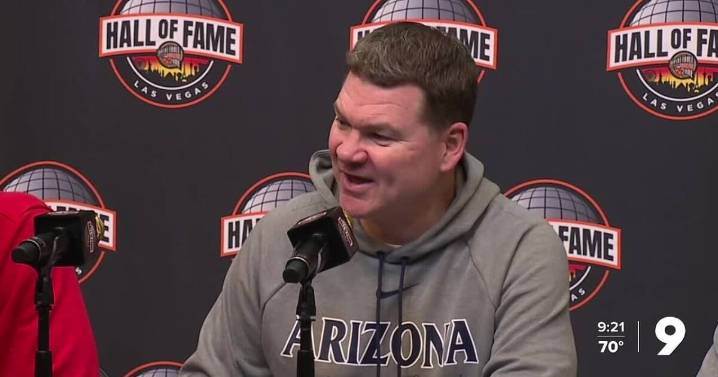 Freshman Koa Peat leads No. 13 Arizona to 93-87 win over defending champion, No. 3 Florida