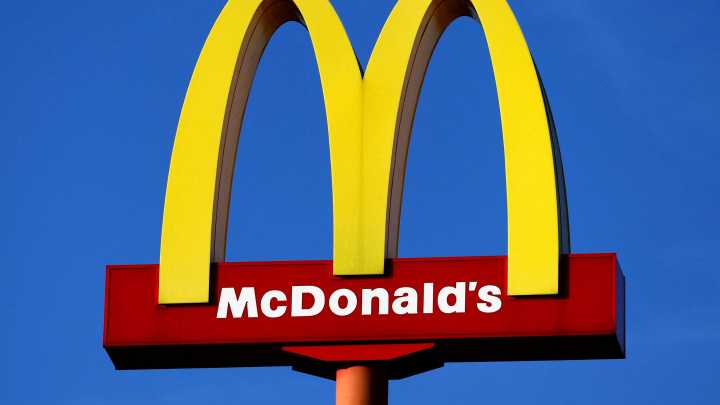 Are fast food places open on Thanksgiving day? What about McDonald's?