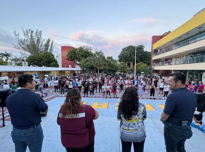ATIENDEN A POBLACIÓN DE LA UNACAR CON MÓDULOS GRATUITOS DE SALUD EN TU BARRIO