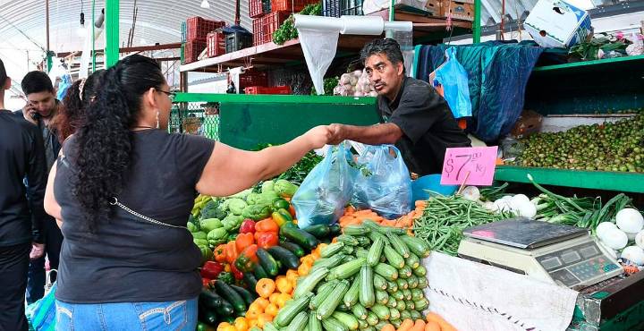 Diputados aprueban celebrar el Día del Tianguista el 30 de octubre; lo definirá el Senado