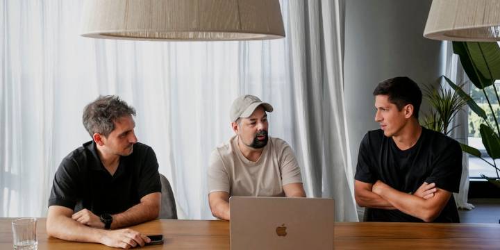 Un nuevo protagonista del mundo cripto redefine la administración corporativa en América Latina