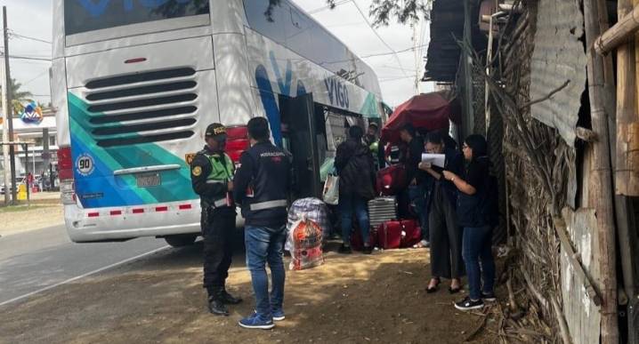 Piura: Intervienen a extranjeros ilegales que se trasladaban en ómnibus en Sullana