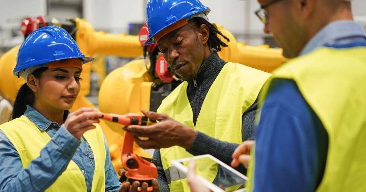 Millions of workers to get pay rise up to £1,500 - check you qualify 