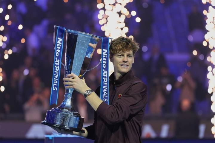 Jannik Sinner vence a Carlos Alcaraz en la final del Masters ATP