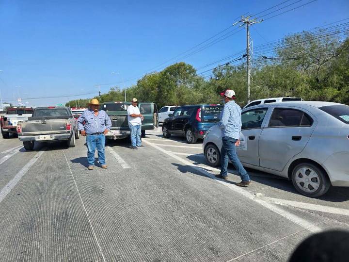 Productores afectan por varias horas aduana entre Tamaulipas y Estados Unidos