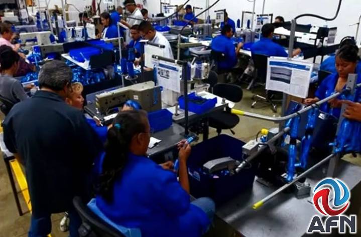 Aumentan precios pero no los sueldos, coinciden trabajadores de la "maquila"