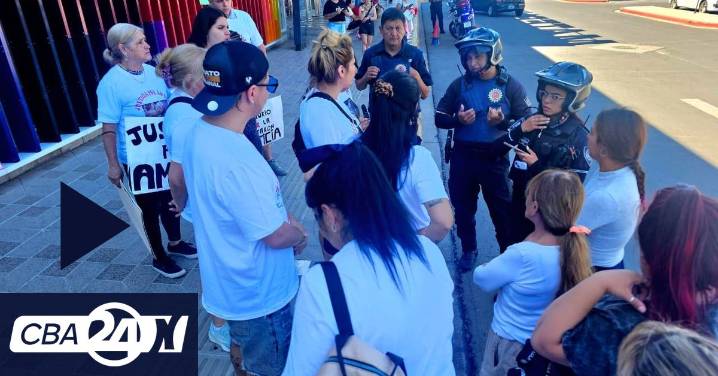 Córdoba: incidentes en la concentración de denunciantes de muertes en la Maternidad