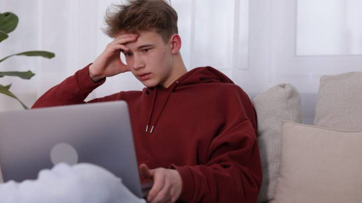 An Alarming Number of Teens Say They Turn To AI For Company, Study Finds