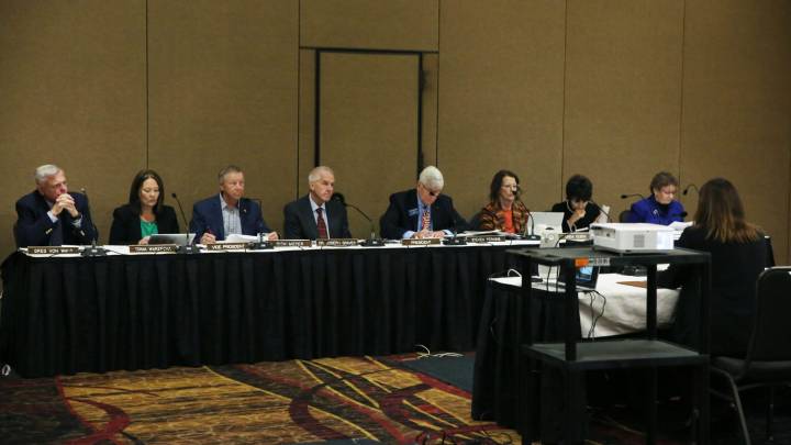 Math educators push state board to keep current standards in place