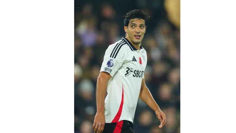 Raúl Jiménez brilla ante su ex equipo y Fulham vuelve al triunfo con goleada sobre Wolverhampton