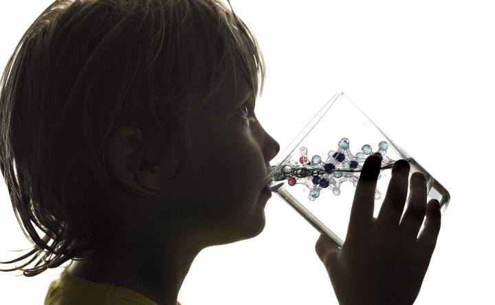 La sustancia eterna que contamina el agua: ¿es ya la mayor polución de la historia?