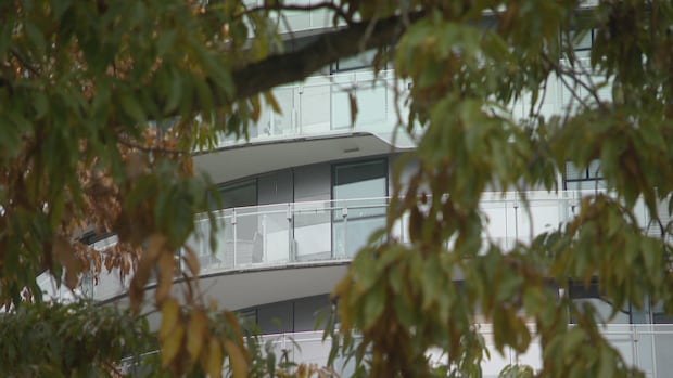 8-year-old girl dies in Vancouver after falling from balcony: police