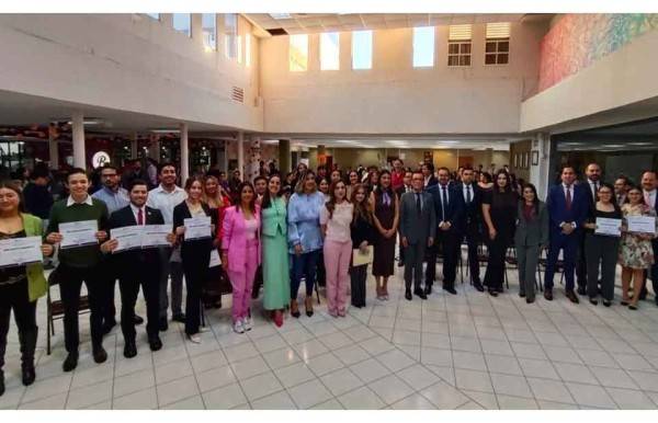 Premian alumnos el 'Orgullo Apache'