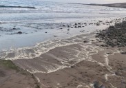 Agüimes y Telde cierran playas al baño por la contaminación marina