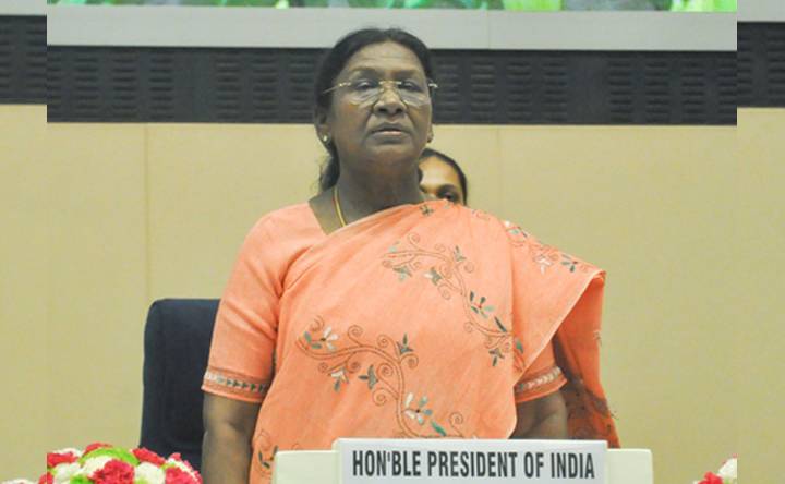 President Murmu offers prayers at Tirumala temple