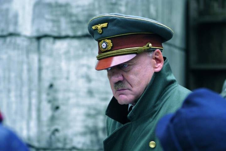 La historia oficial dice que Hitler se suicidó en su búnker. La teoría de la conspiración dice que escapó a través de Galicia