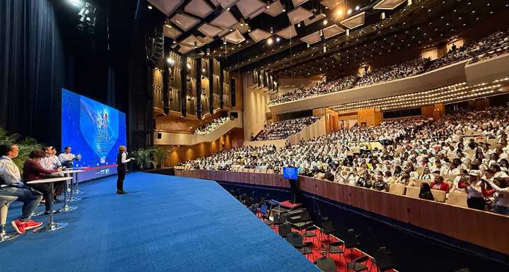 Inaugurada con éxito la gran jornada científica de salud 2025