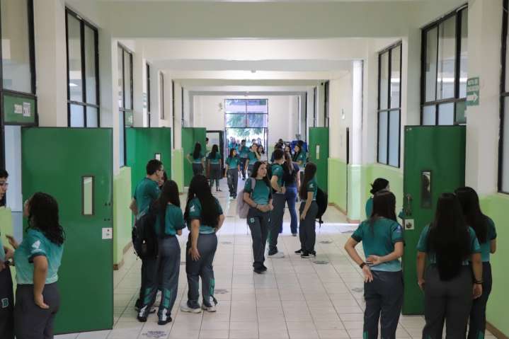 Denuncian falta de pago de becas federales para alumnos de Cobach