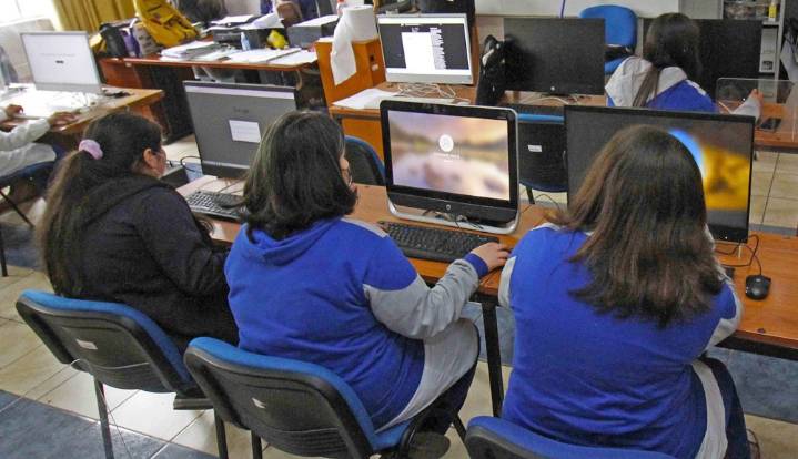 Biobío: antes de fin de año, 935 colegios estarán conectados a internet de alta calidad