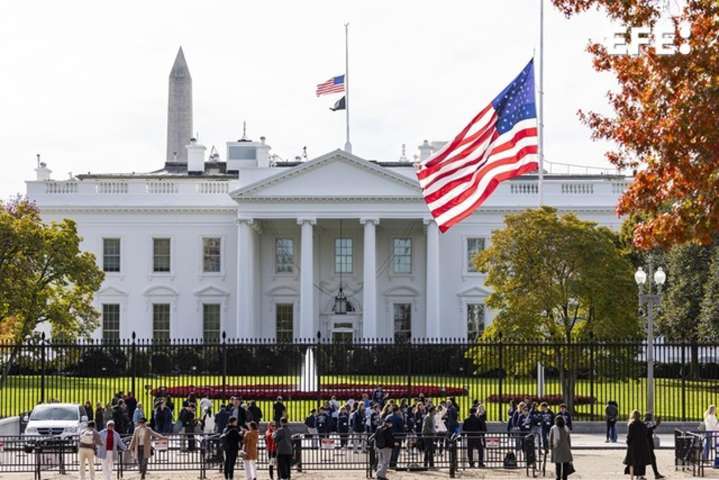 La Casa Blanca ondea banderas a media asta pero no se pronuncia sobre muerte de Cheney