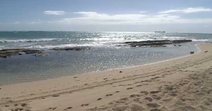 Suspect charged in connection to kidnapping 2 girls in car robbery at Nimitz Beach