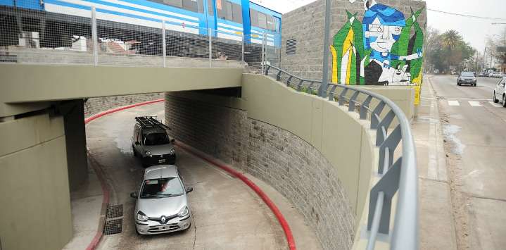 Robaron cables, baterías e insumos en el bajovías de Don Bosco