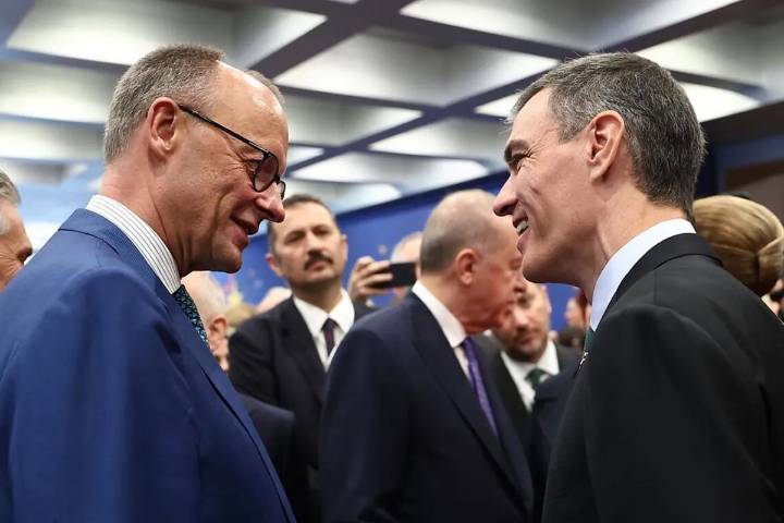 Merz concedió a Sánchez su limitado gesto con el catalán tras girar el PSOE con una directiva empresarial que inquieta en Berlín