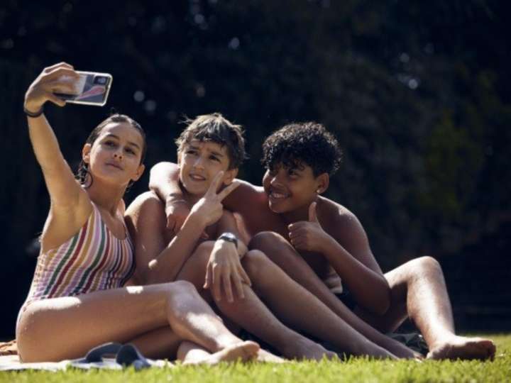 "Pubertat": sexo, mentiras y celulares