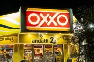 Oxxo da marcha atrás con su plan más ambicioso en México: pausará su proyecto para convertirse en banco