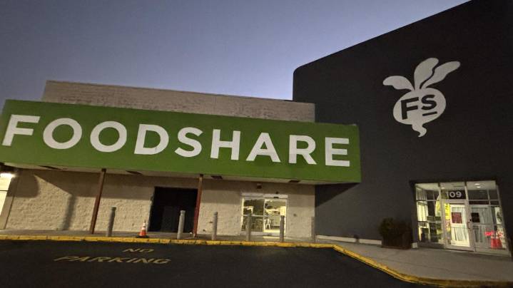 “It’s been a real rollercoaster,” South Carolina food banks face planning hurdles amid SNAP confusion