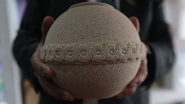 Urnas funerarias ecológicas, una alternativa para mantener viva la memoria