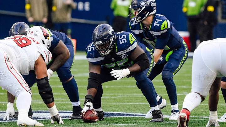 Seahawks Center Olu Oluwatimi 'Ready To Play Ball'