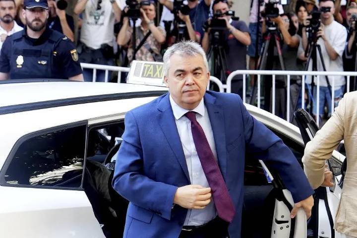 La UCO sitúa a Cerdán como el "enlace" entre el Gobierno y Acciona para los amaños de obra pública