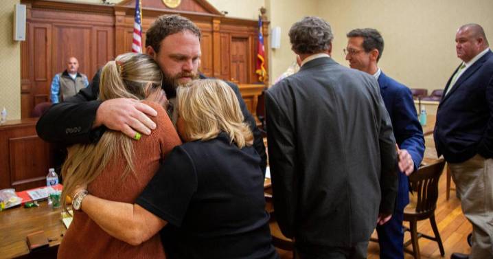 Ex-Georgia deputies cleared of murder in death of Black man shocked at least 15 times