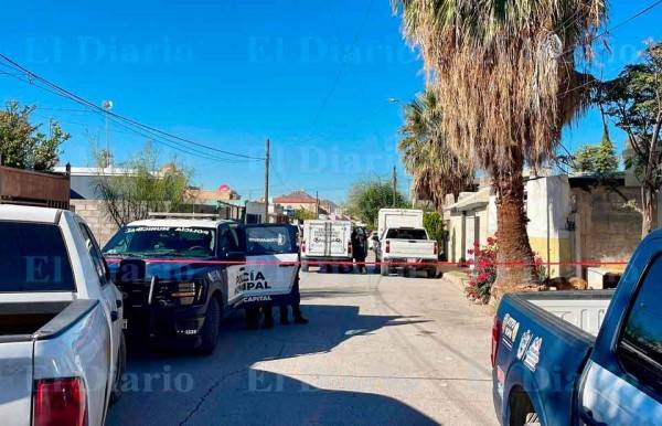 Encuentra a su hija sin vida en el patio de su casa