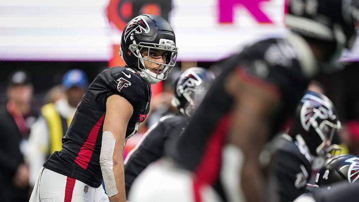 Drake London 'week to week' with knee injury